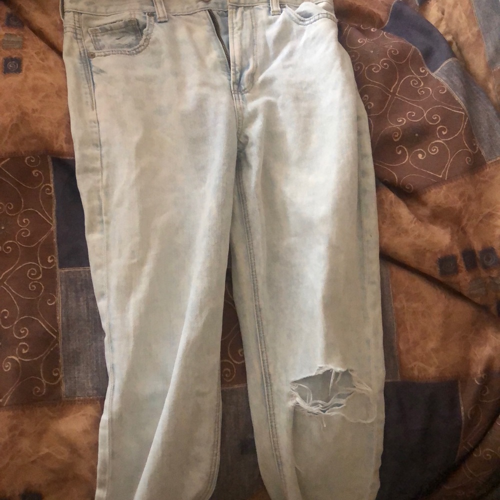 American eagle mom jeans